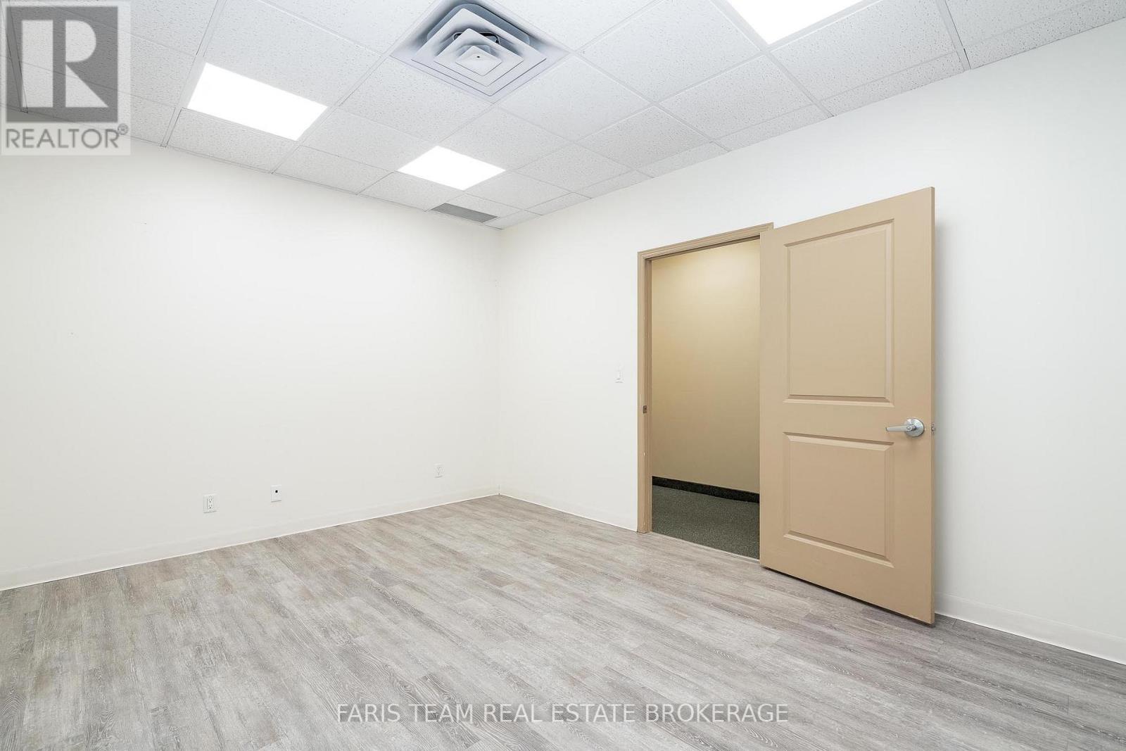 711 Yonge Street, Midland, Ontario  L4R 2E1 - Photo 25 - S12732456