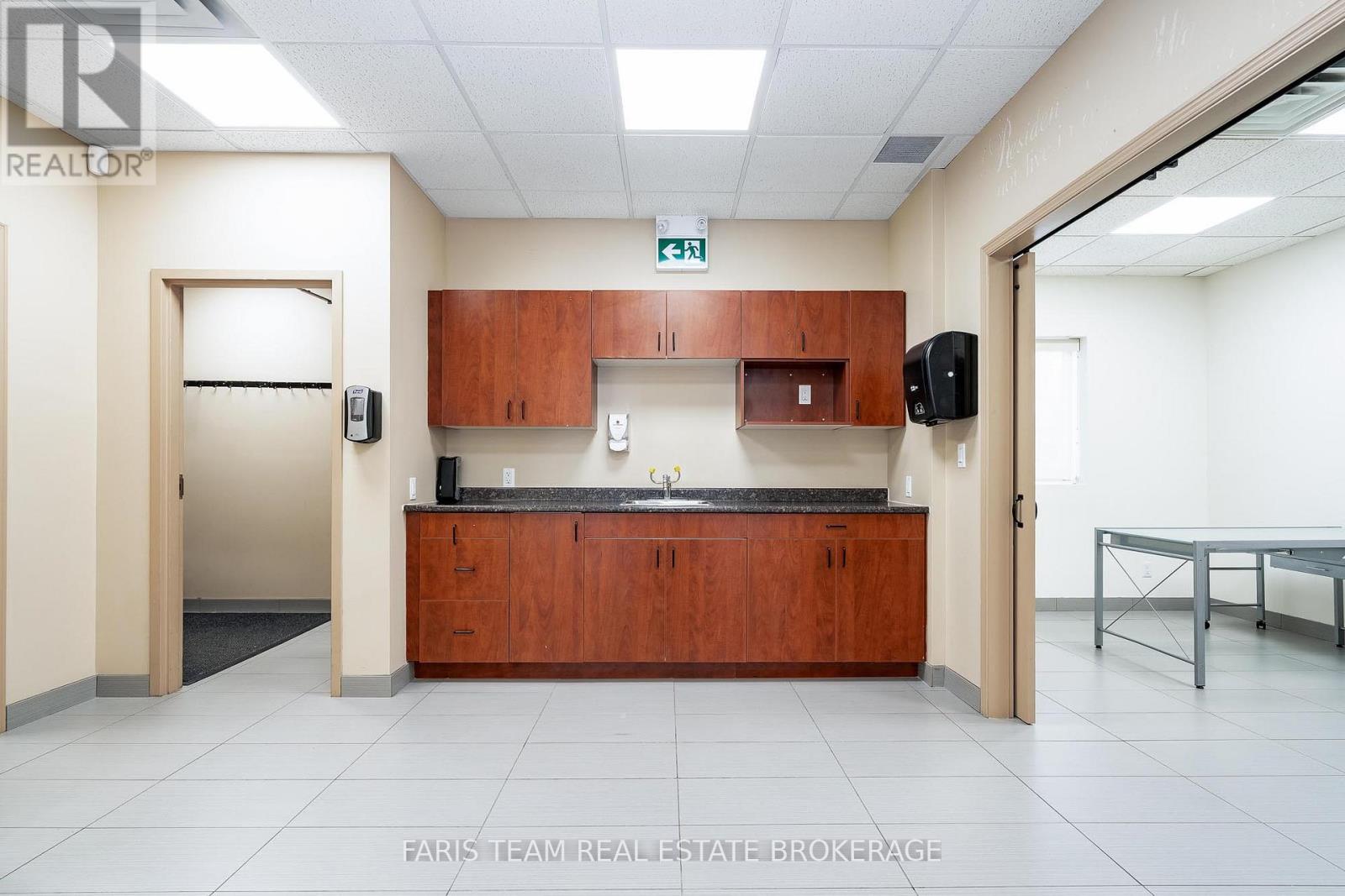 711 Yonge Street, Midland, Ontario  L4R 2E1 - Photo 26 - S12732456