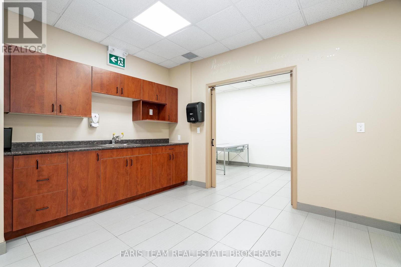 711 Yonge Street, Midland, Ontario  L4R 2E1 - Photo 27 - S12732456