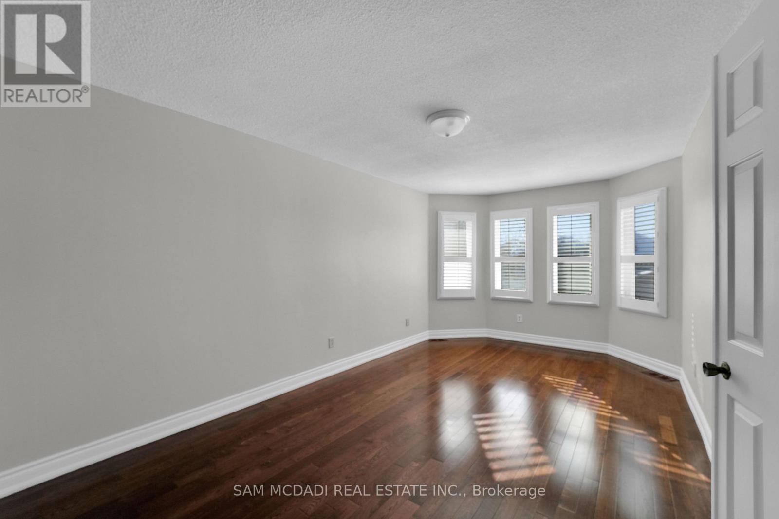 5275 Thornwood Drive, Mississauga, Ontario  L4Z 3J3 - Photo 19 - W12732362