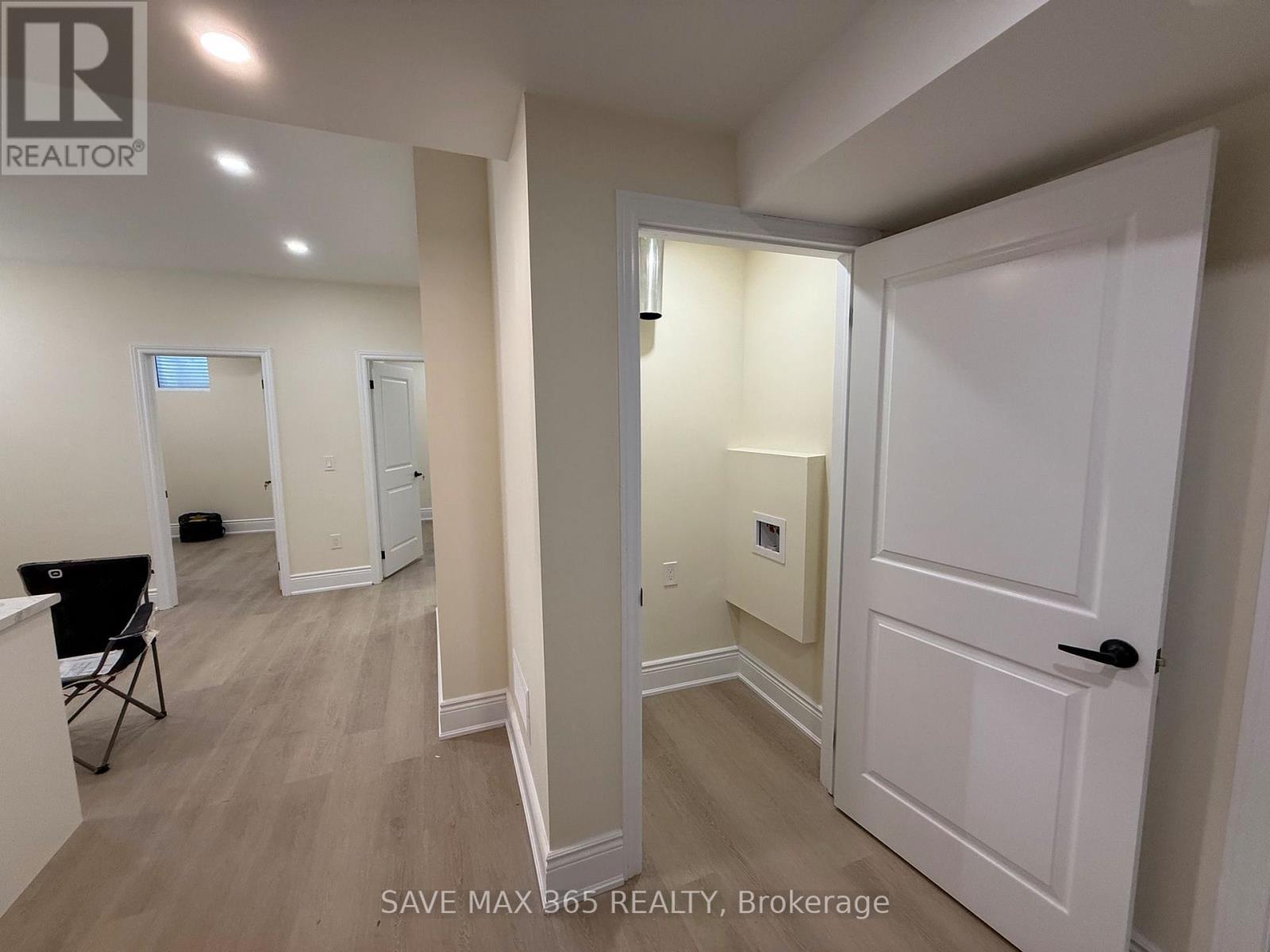 46 James Walker Avenue, Caledon, Ontario  L7C 4M8 - Photo 3 - W12732364