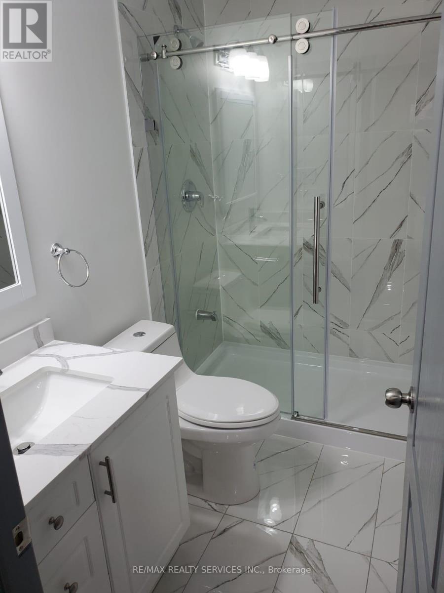 (Basement) - 4 Mellowood Avenue, Brampton, Ontario  L6P 2N9 - Photo 6 - W12732394