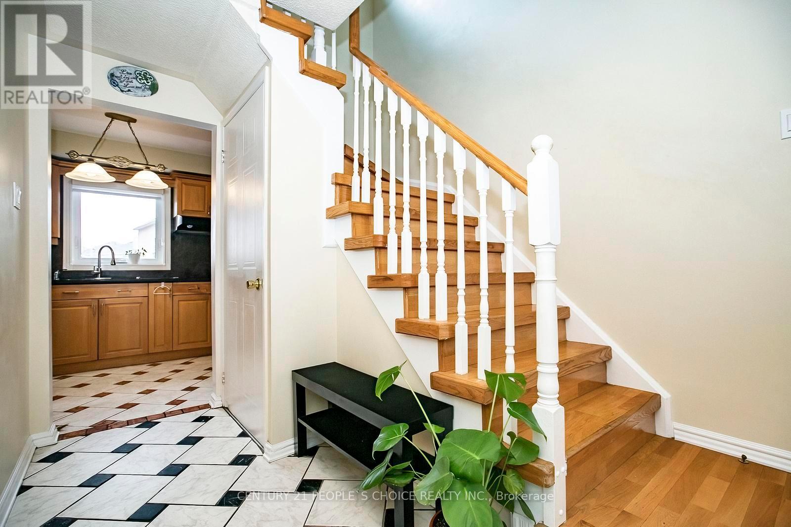 43 Letty Avenue, Brampton, Ontario  L6Y 4T3 - Photo 9 - W12732422