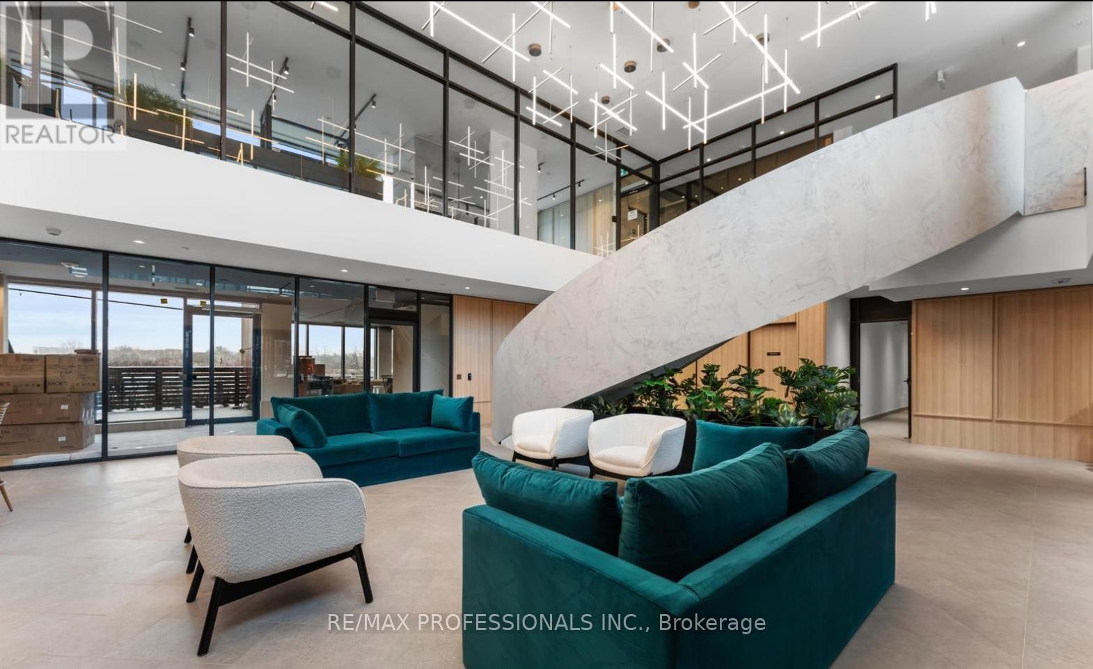 504 - 3071 Trafalgar Road, Oakville, Ontario  L6H 7E3 - Photo 4 - W12732454