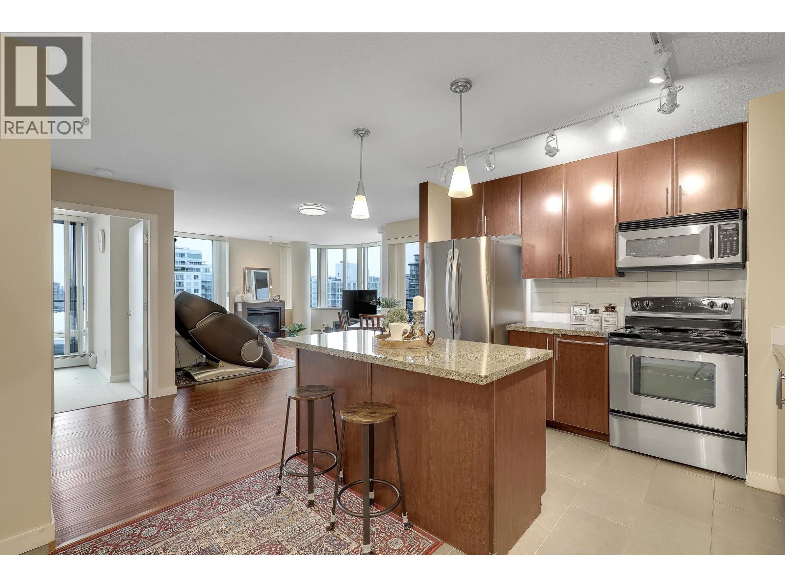 Listing Picture 16 of 34 : 3302 688 ABBOTT STREET, Vancouver / 溫哥華 - 魯藝地產 Yvonne Lu Group - MLS Medallion Club Member