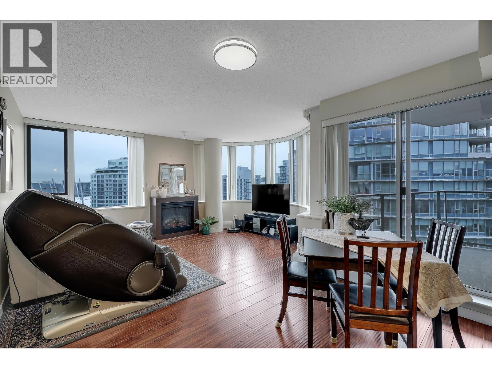 Listing Picture 14 of 34 : 3302 688 ABBOTT STREET, Vancouver / 溫哥華 - 魯藝地產 Yvonne Lu Group - MLS Medallion Club Member