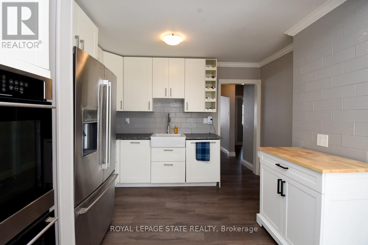 302 East 27th Street, Hamilton, Ontario  L8V 3G6 - Photo 7 - X12732402