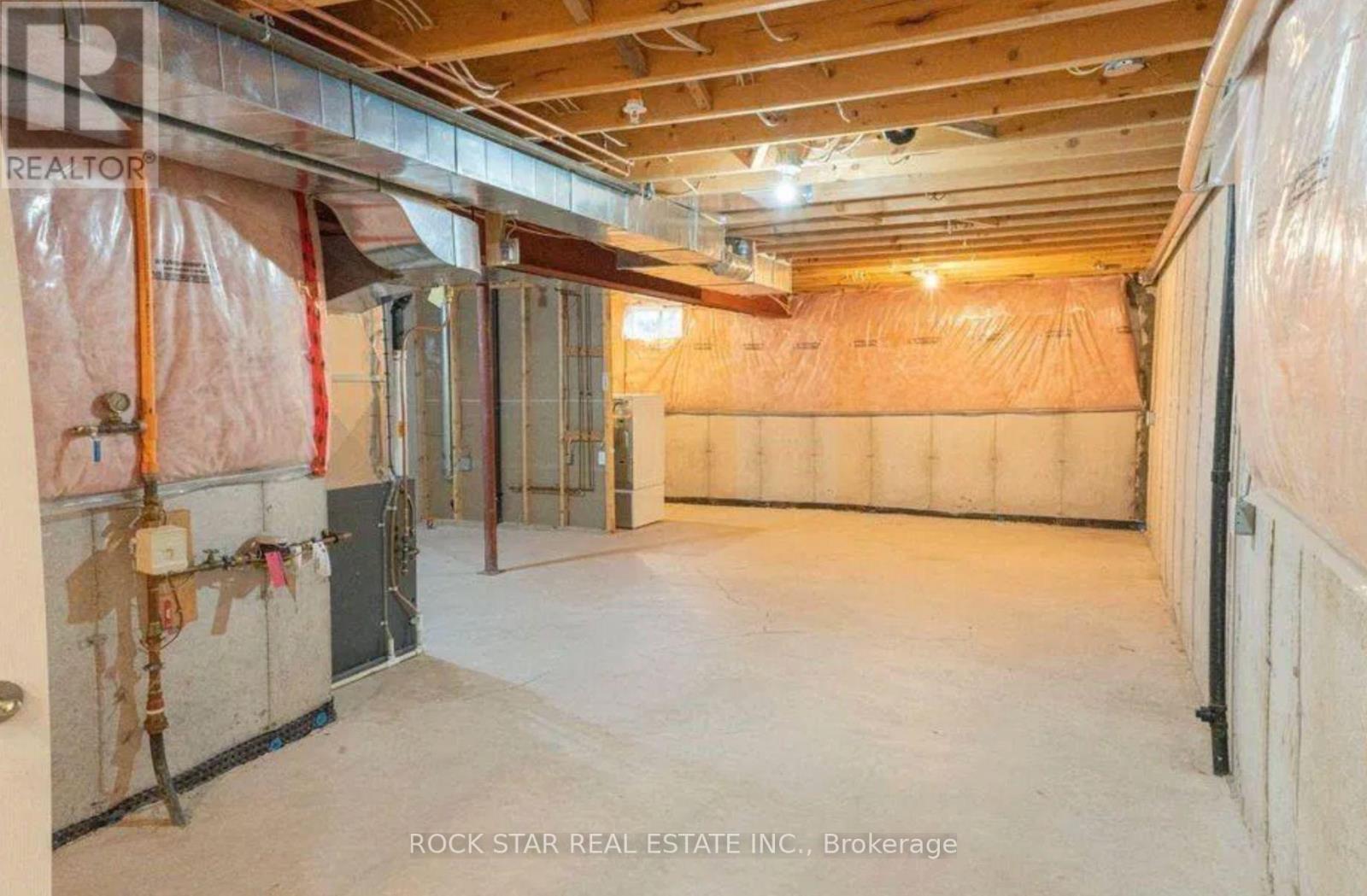 21 Bluegrass Crescent, St. Catharines, Ontario  L2P 0A8 - Photo 14 - X12732408