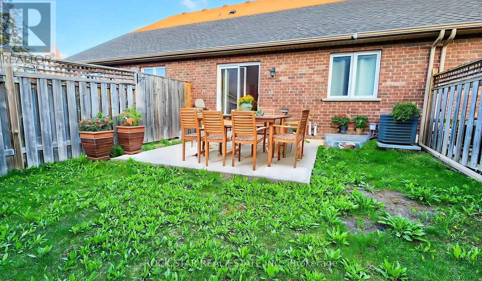 21 Bluegrass Crescent, St. Catharines, Ontario  L2P 0A8 - Photo 17 - X12732408