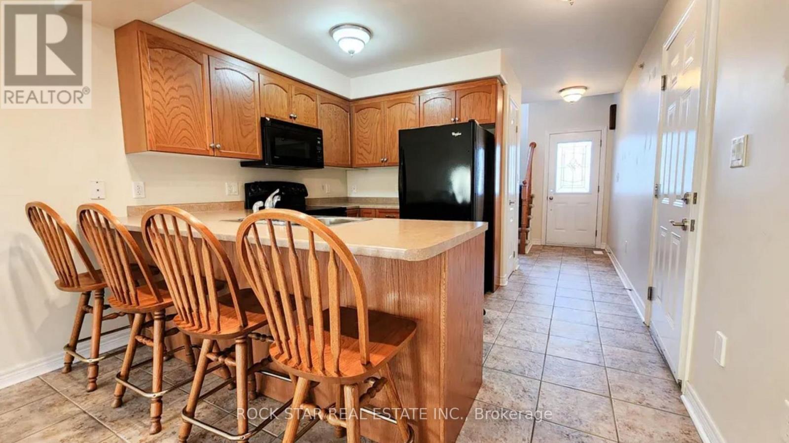 21 Bluegrass Crescent, St. Catharines, Ontario  L2P 0A8 - Photo 3 - X12732408