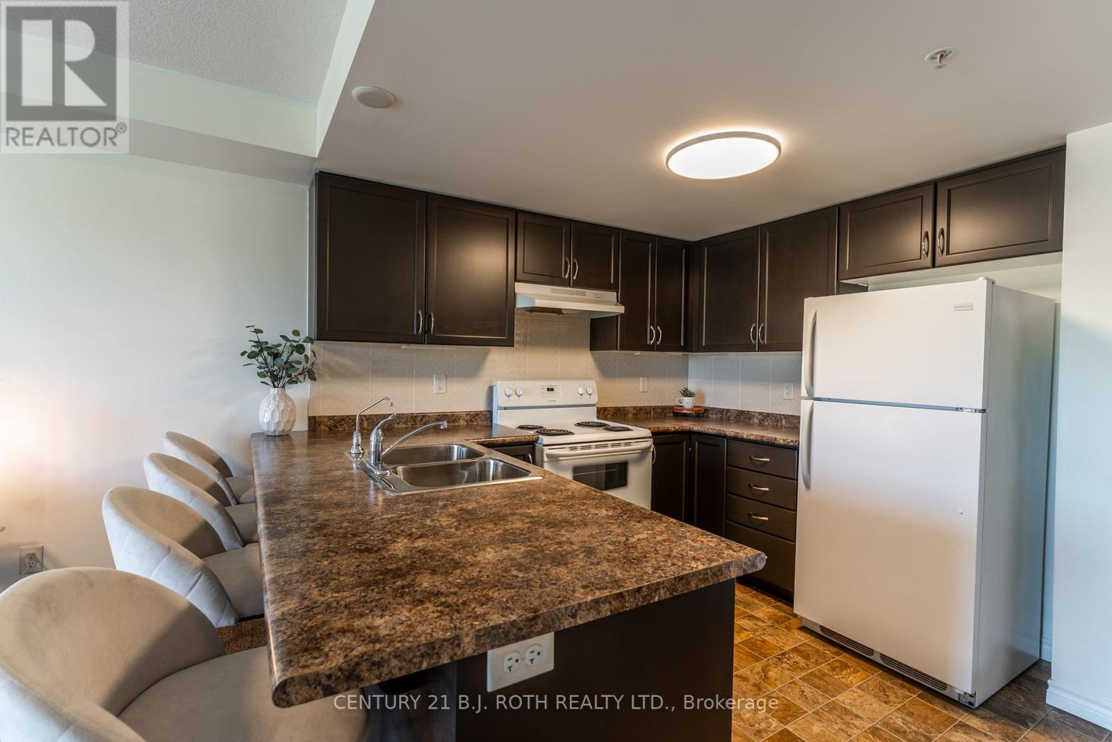 403 - 67 Kingsbury Square, Guelph, Ontario  N1L 0L3 - Photo 8 - X12732424