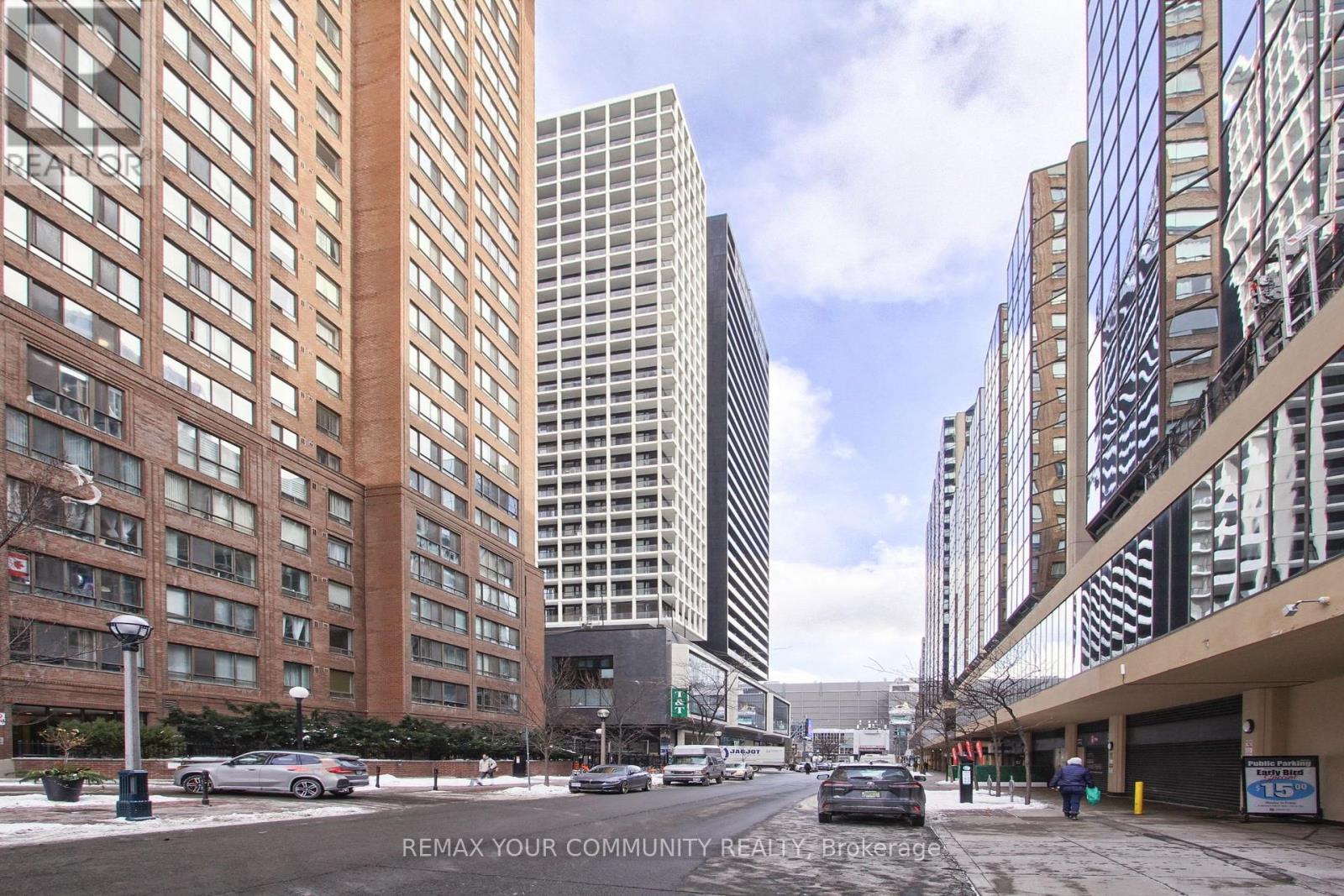 1208 - 20 Edward Street, Toronto, Ontario  M5G 0C5 - Photo 2 - C12731768