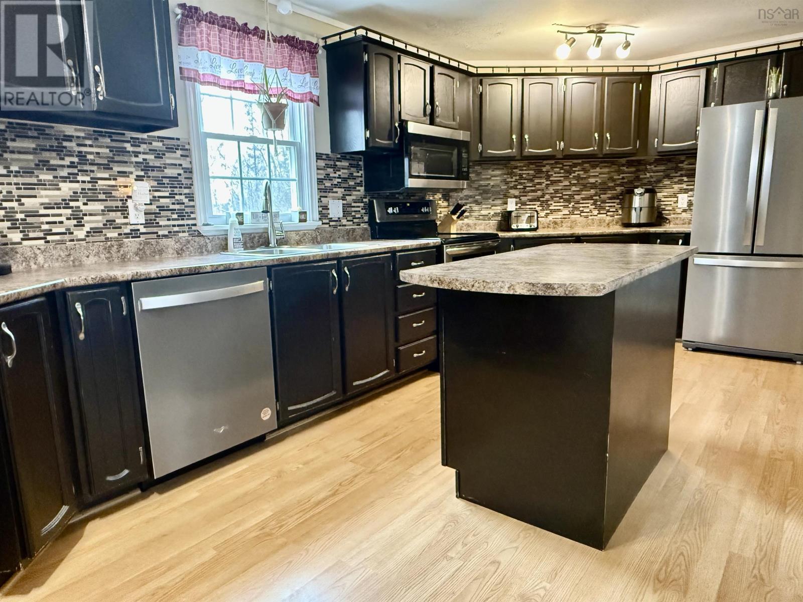 11 Forest View Drive, Barrington Passage, Nova Scotia  B0W 1E0 - Photo 6 - 202601561