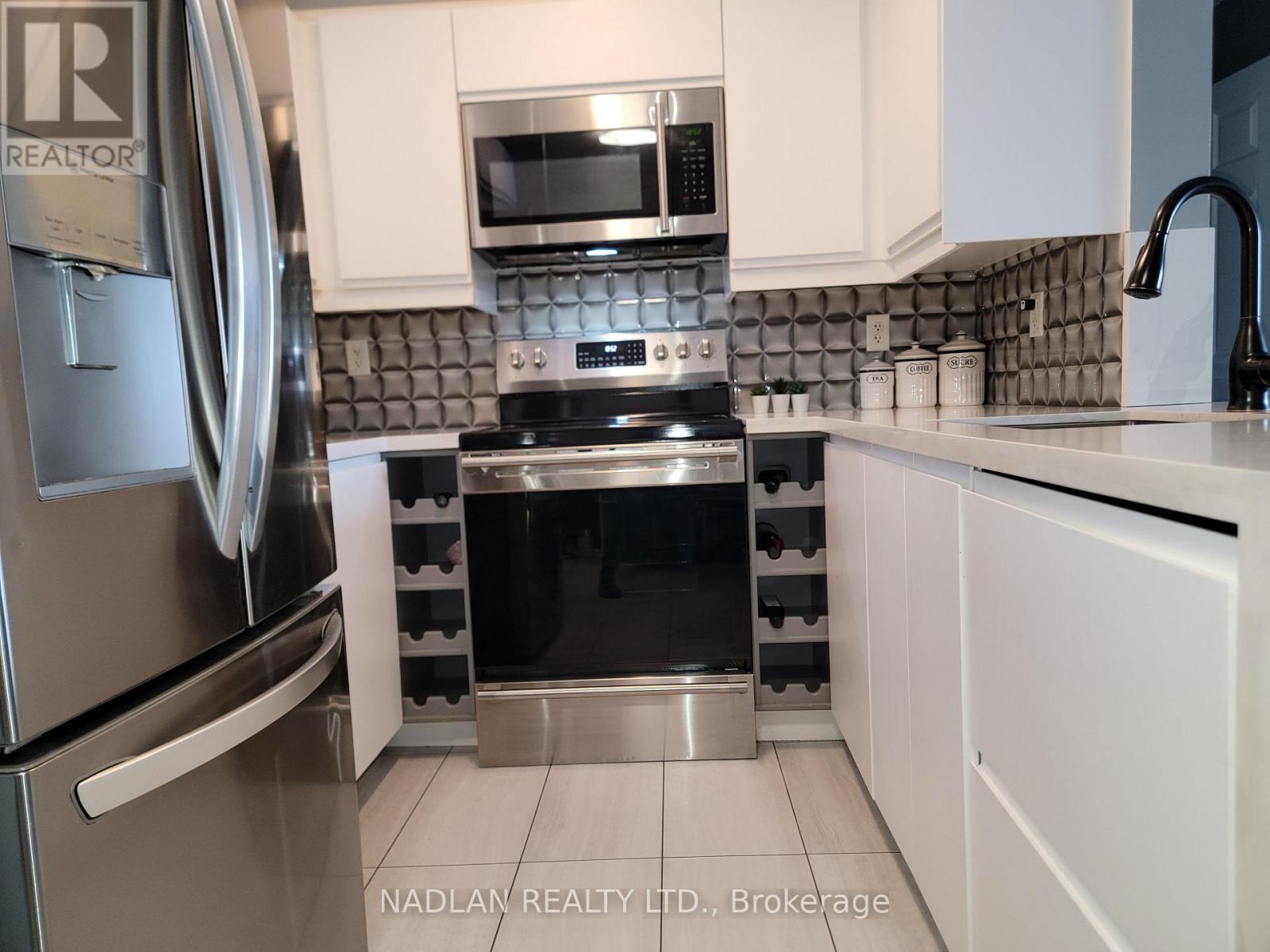 615 - 39 ONEIDA CRESCENT, Richmond Hill, Ontario