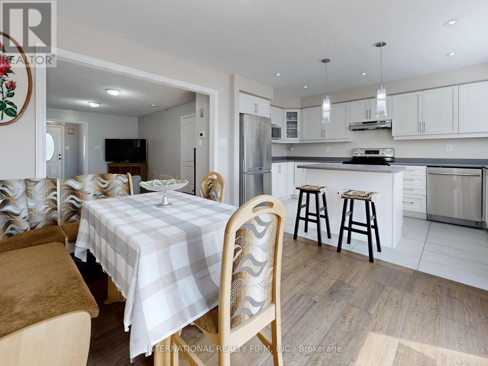 110 Swenson Street, New Tecumseth, Ontario  L9R 0K2 - Photo 12 - N12678838