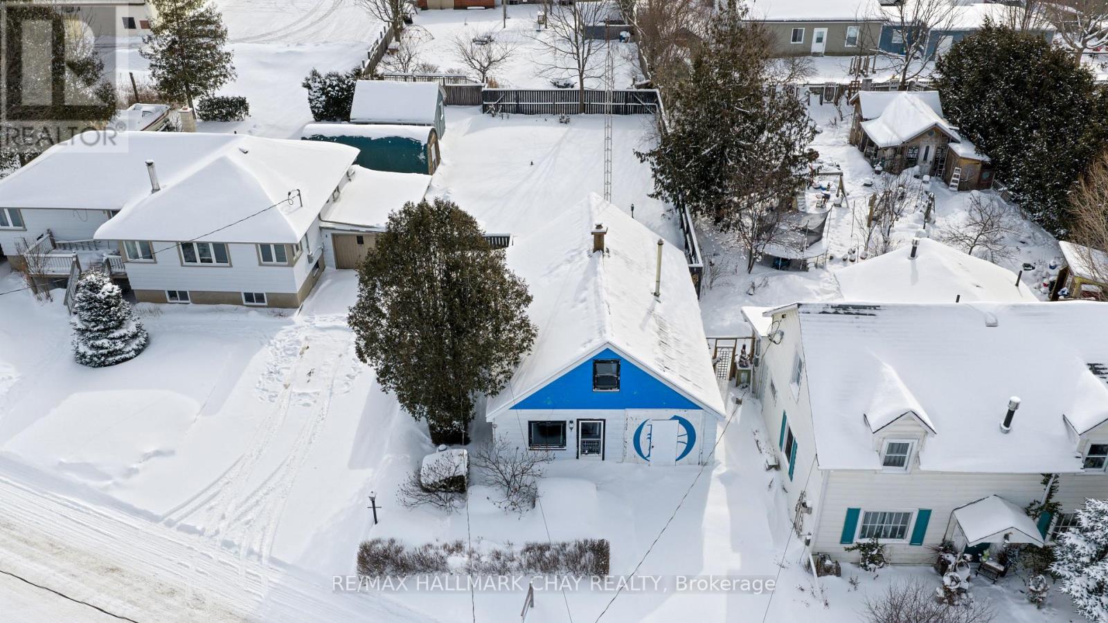 7 Caroline Street E, Clearview, Ontario  L0M 1G0 - Photo 3 - S12472113