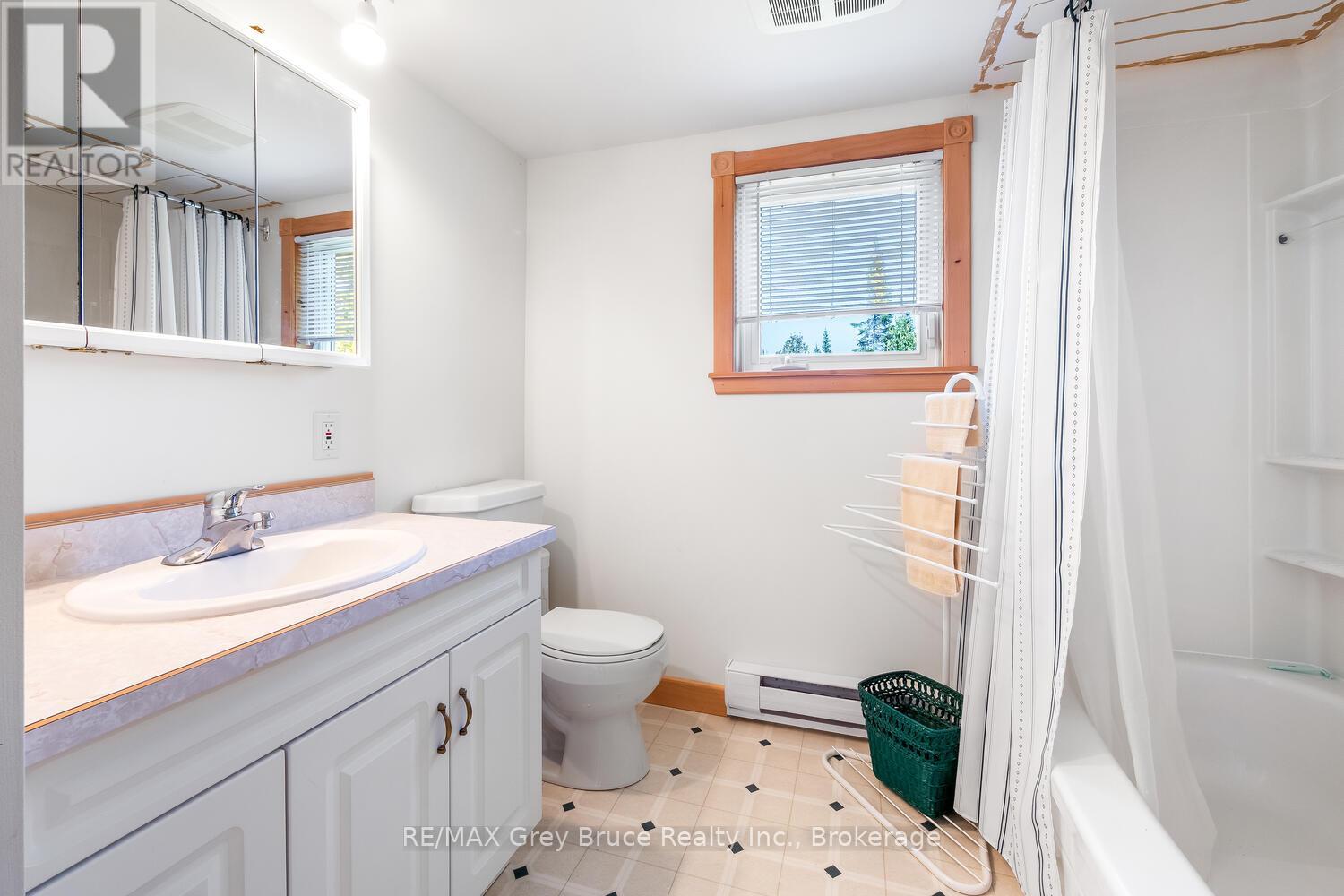 159 Zorra Drive, Northern Bruce Peninsula, Ontario  N0H 2R0 - Photo 25 - X12732682