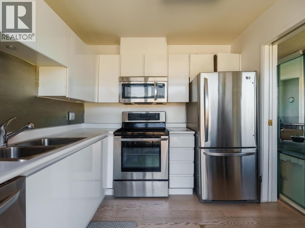 2203 120 W 2nd Street, North Vancouver, British Columbia  V7M 1C3 - Photo 8 - R3080852