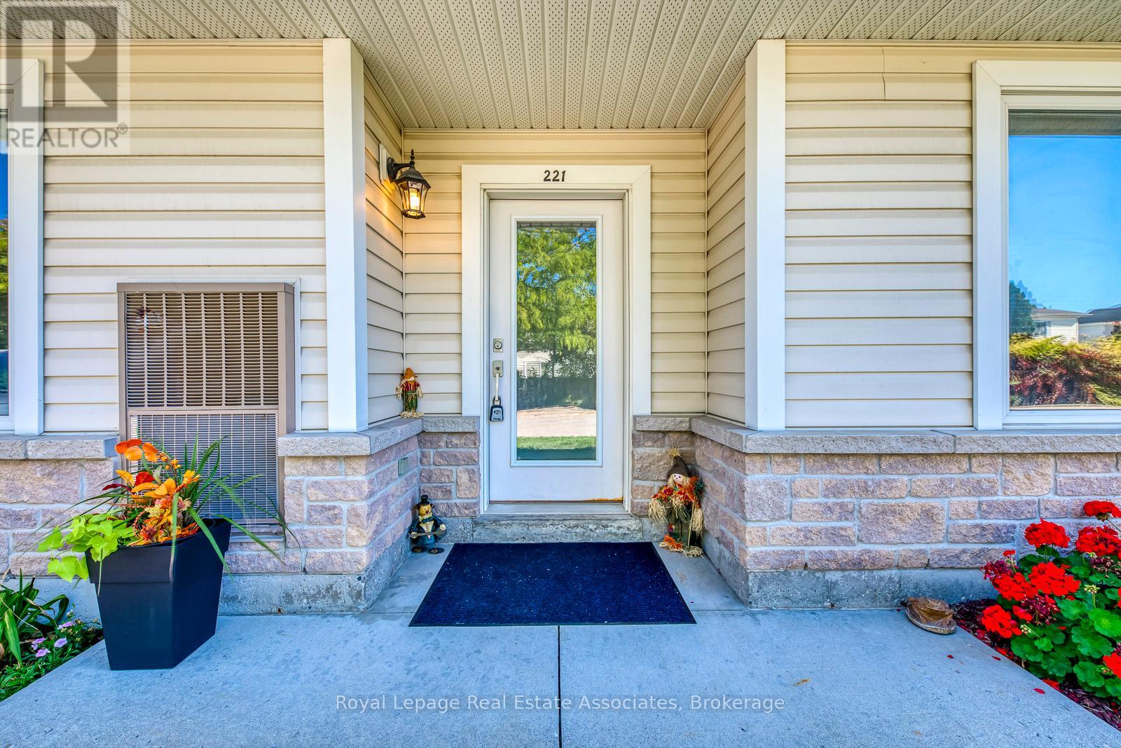 221 - 760 Woodhill Drive, Centre Wellington, Ontario  N1M 3W5 - Photo 32 - X12437089