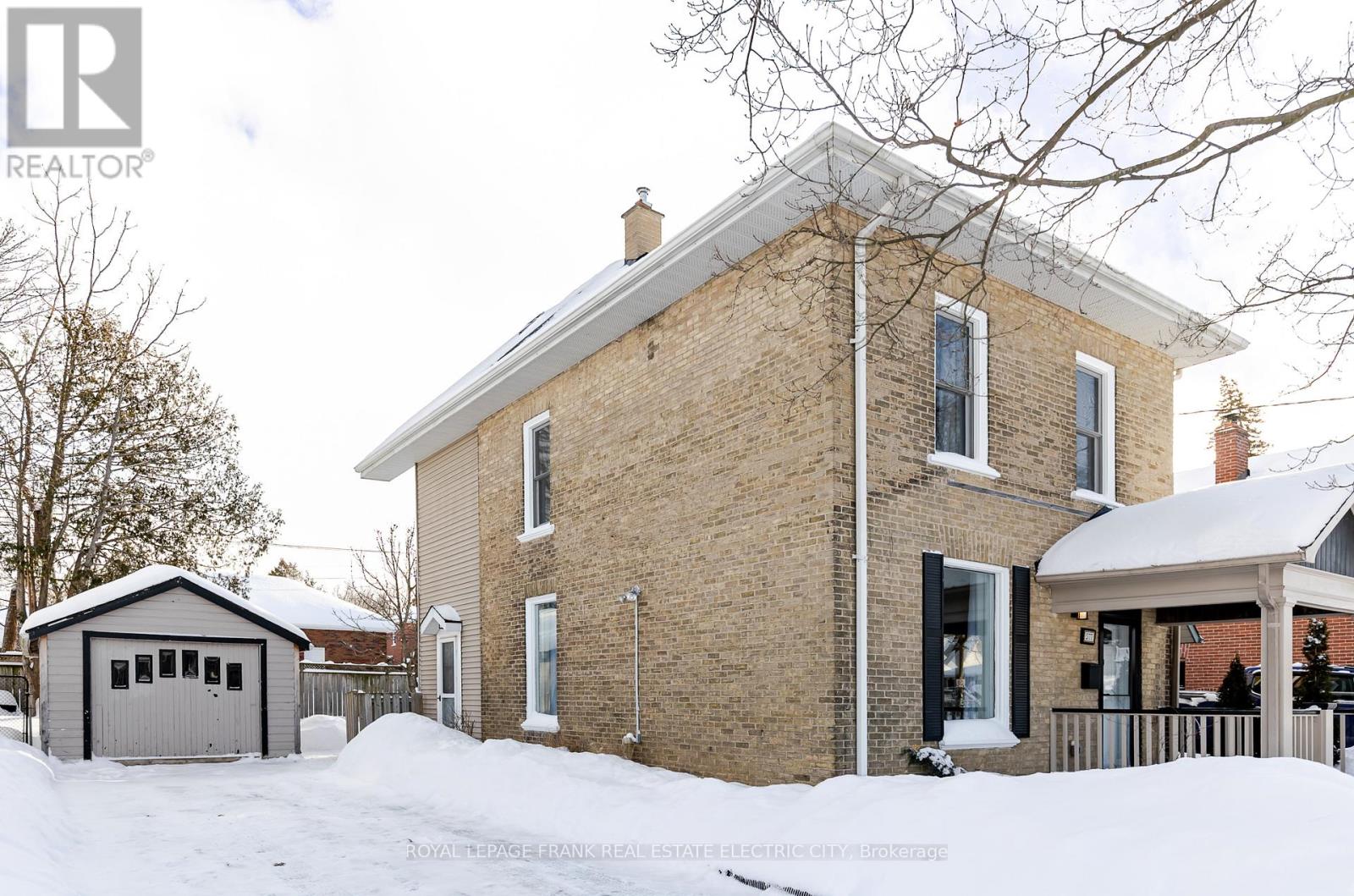 577 Walnut Street, Peterborough, Ontario K9H 2V3 - Photo 2 - X12732652