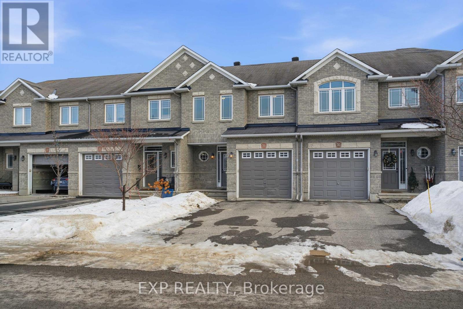 705 Regiment Avenue, Ottawa, Ontario  K2M 0E3 - Photo 1 - X12732540