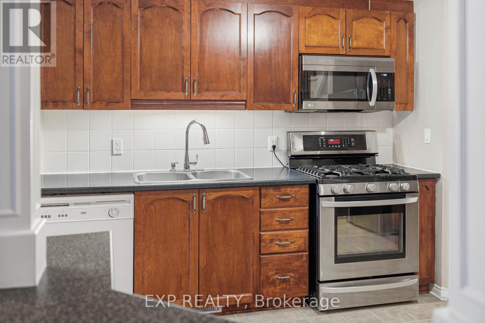 705 Regiment Avenue, Ottawa, Ontario  K2M 0E3 - Photo 13 - X12732540