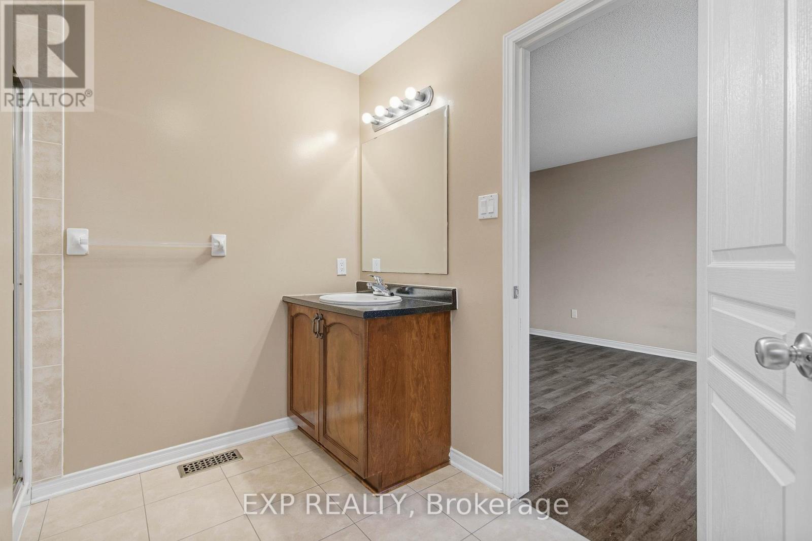705 Regiment Avenue, Ottawa, Ontario  K2M 0E3 - Photo 22 - X12732540