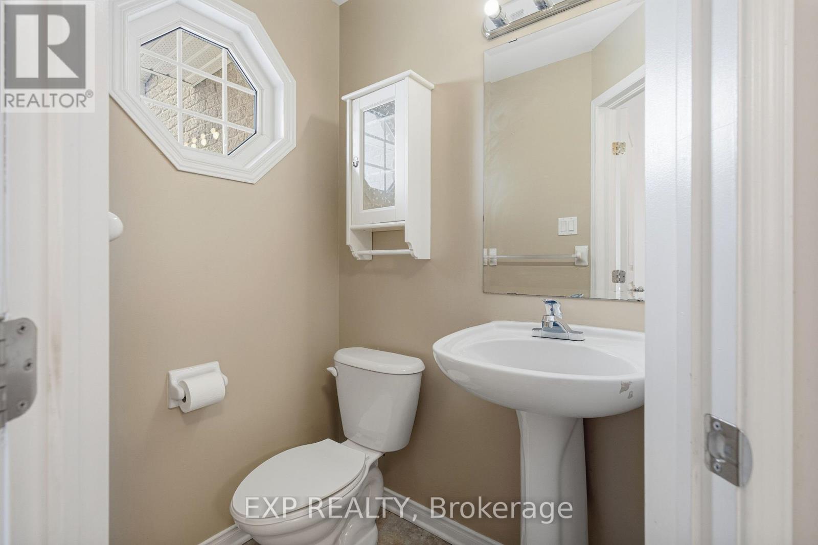 705 Regiment Avenue, Ottawa, Ontario  K2M 0E3 - Photo 4 - X12732540