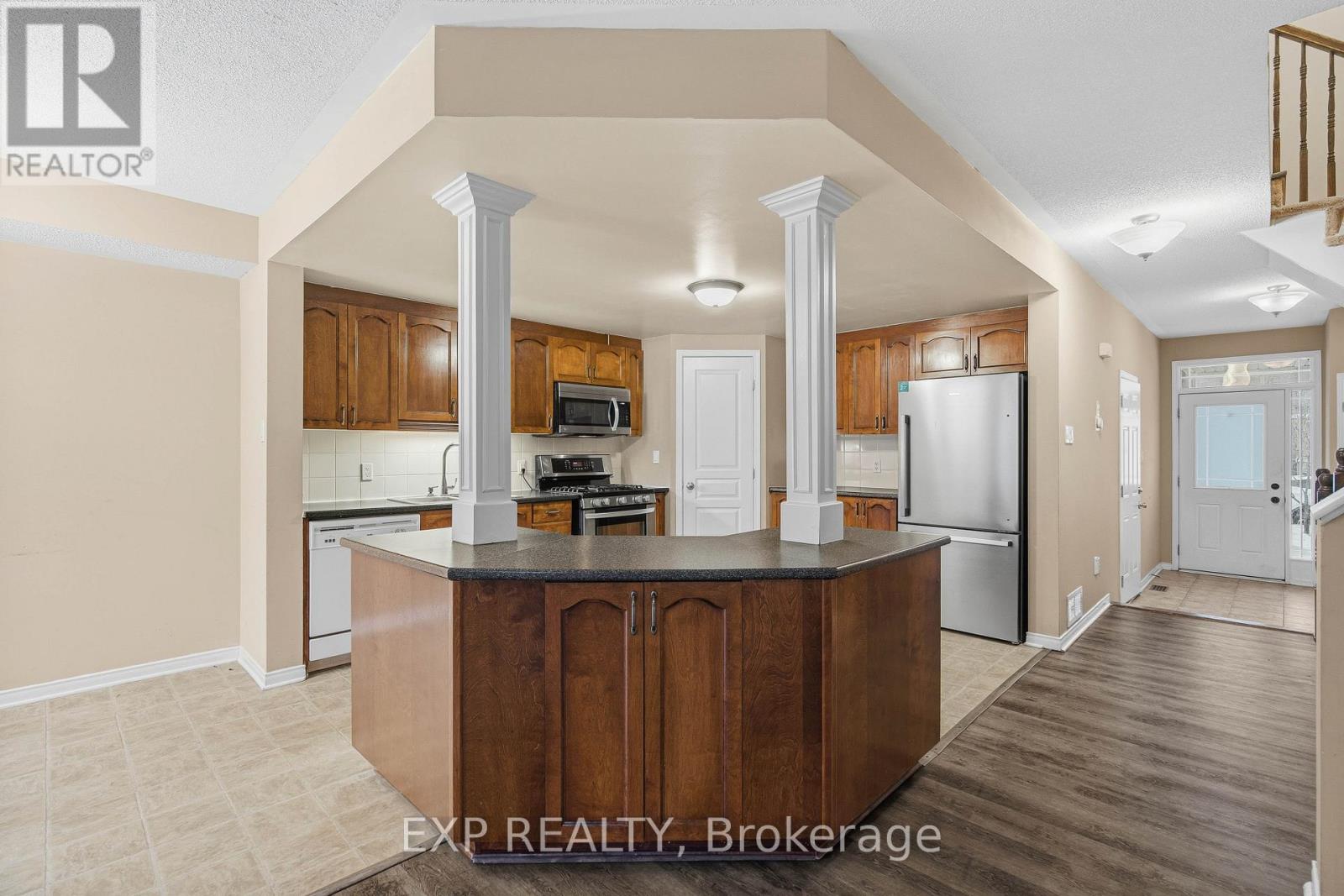 705 Regiment Avenue, Ottawa, Ontario  K2M 0E3 - Photo 8 - X12732540