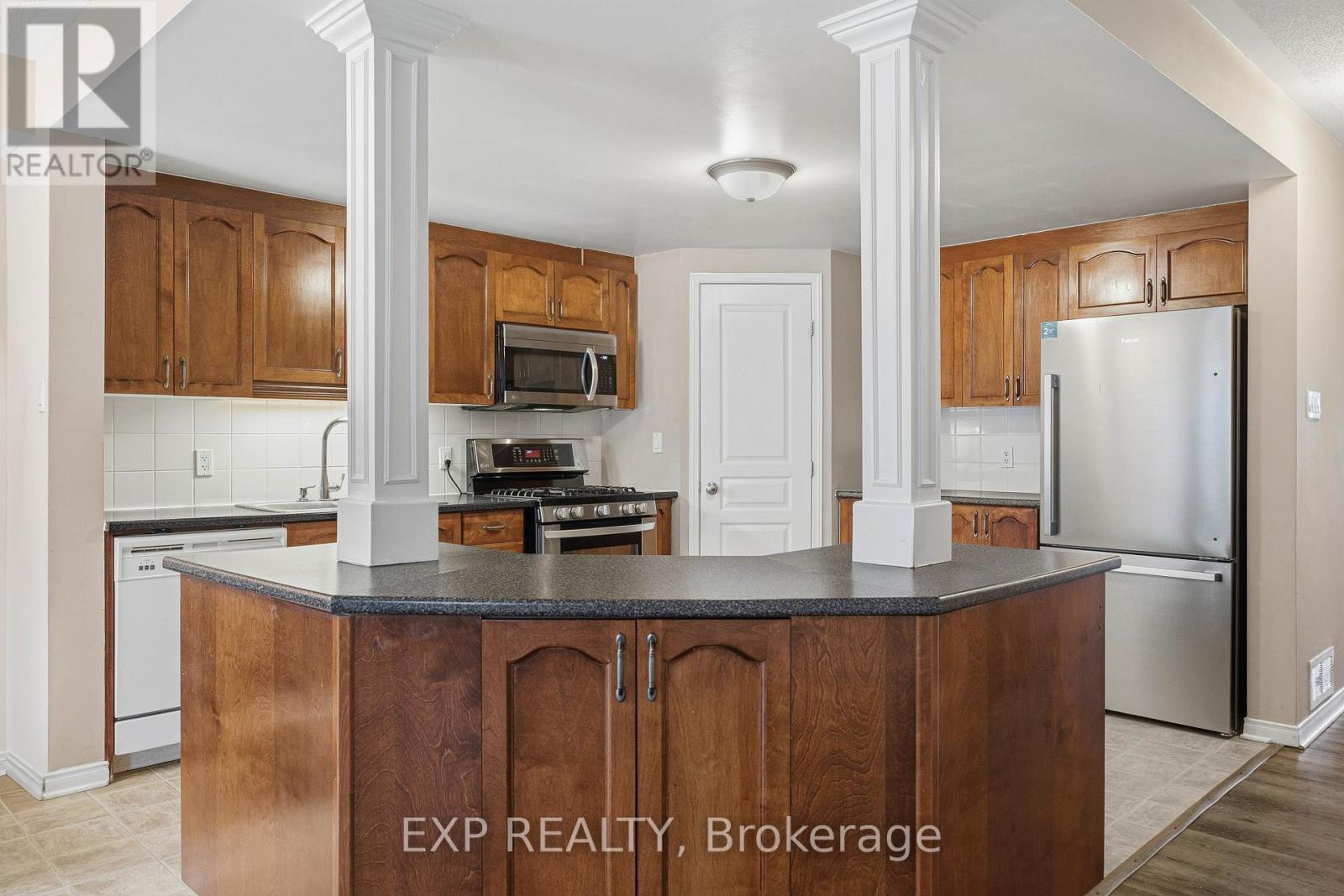 705 Regiment Avenue, Ottawa, Ontario  K2M 0E3 - Photo 9 - X12732540