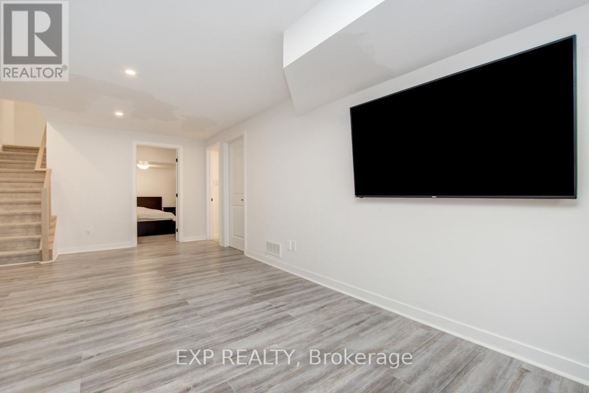 575 Rathburn Lane, Ottawa, Ontario  K1T 0T3 - Photo 40 - X12732608