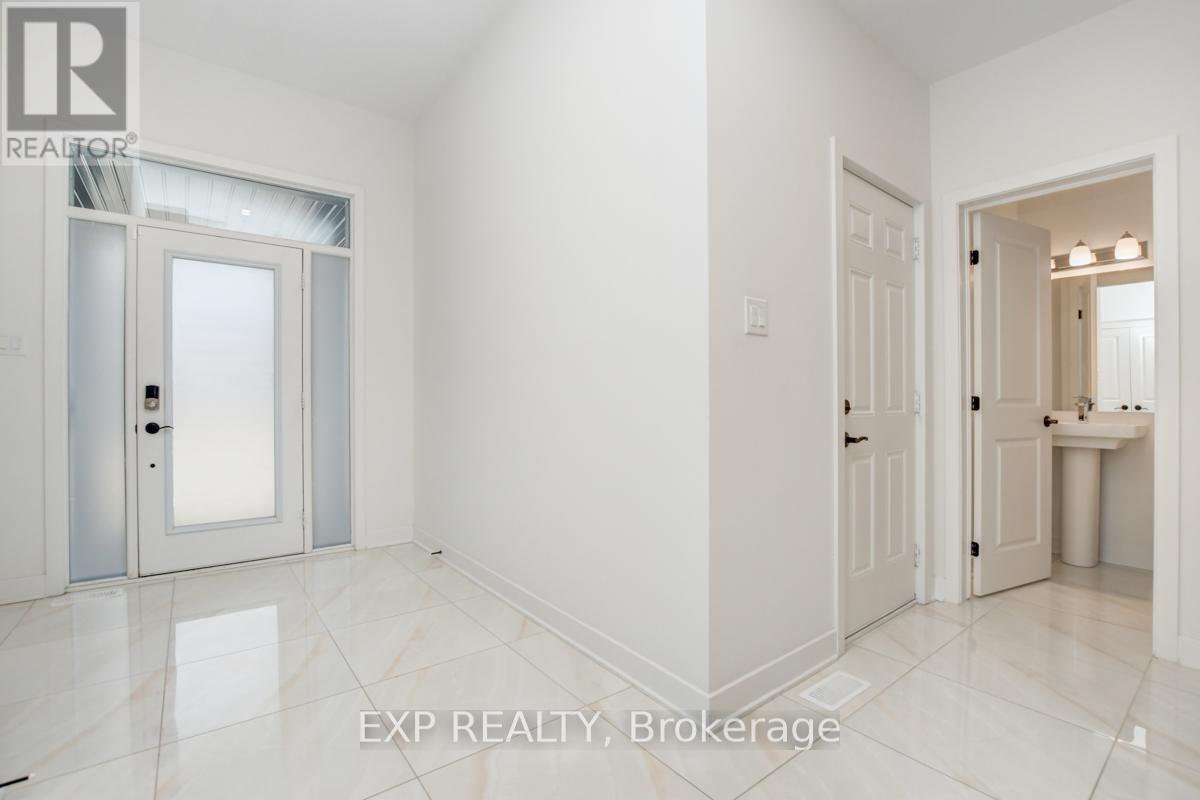 575 Rathburn Lane, Ottawa, Ontario  K1T 0T3 - Photo 5 - X12732608