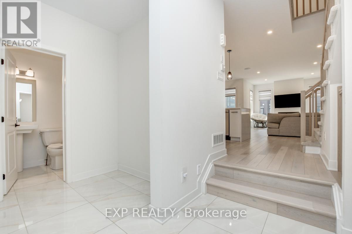 575 Rathburn Lane, Ottawa, Ontario  K1T 0T3 - Photo 7 - X12732608