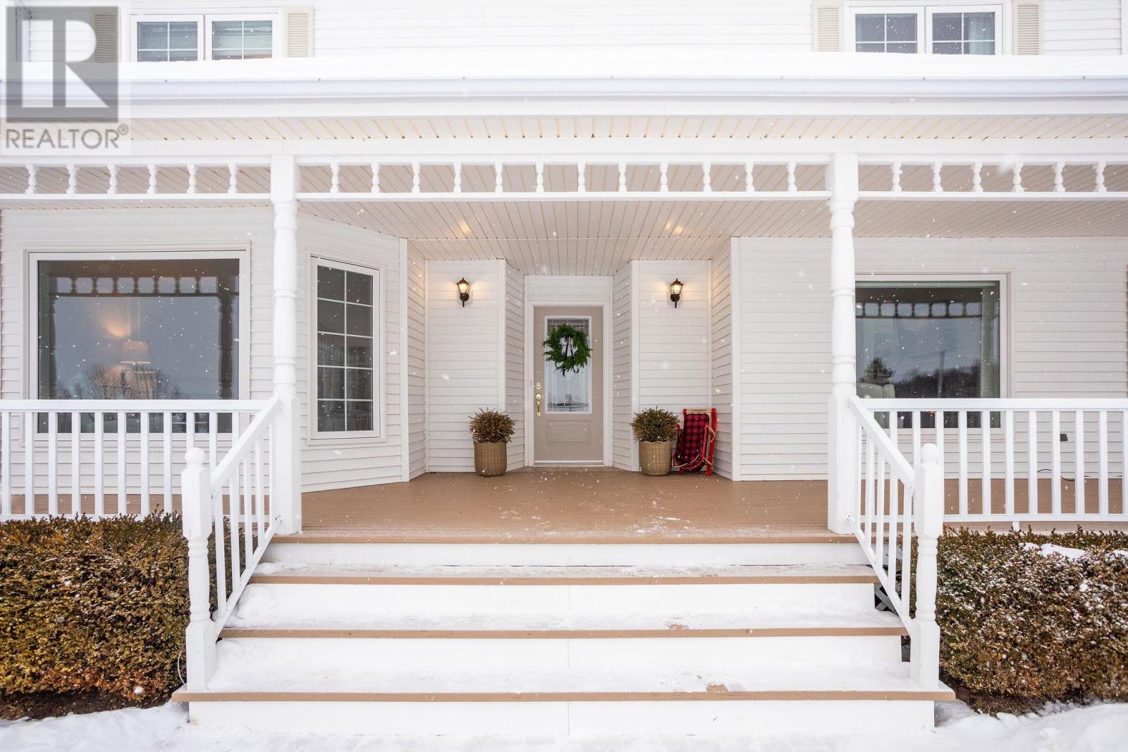 21 Spruce Lane, Stratford, Prince Edward Island C1B 1M9 - Photo 2 - 202601546