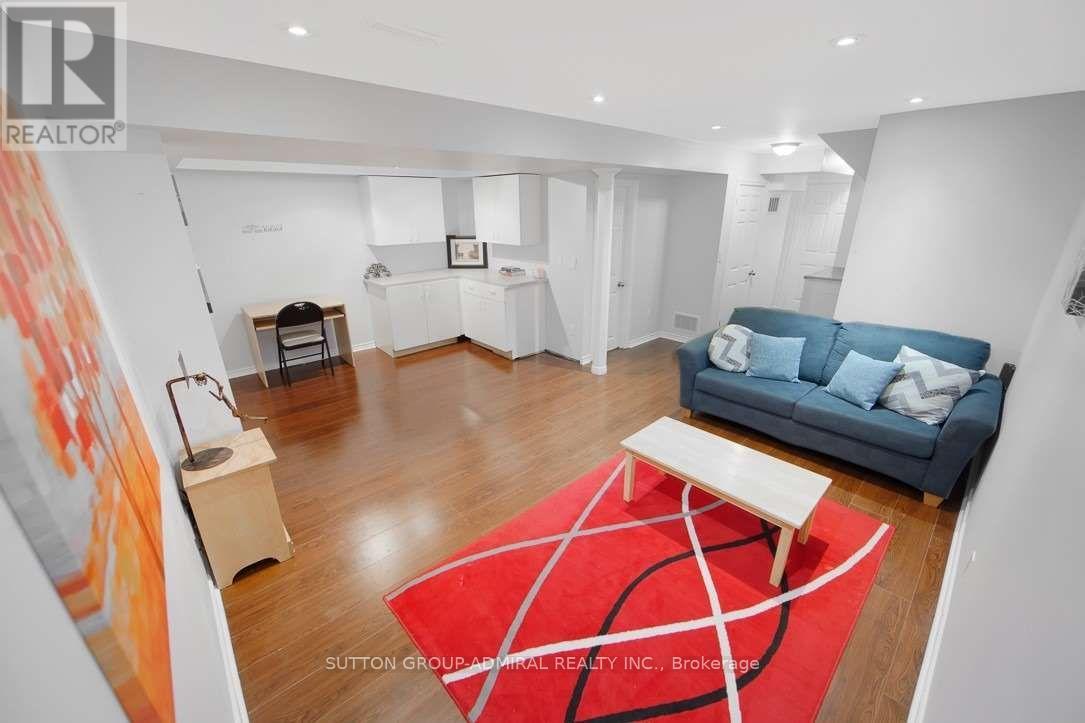 152 Stonemount Crescent, Essa, Ontario  L0M 1B4 - Photo 7 - N12707056