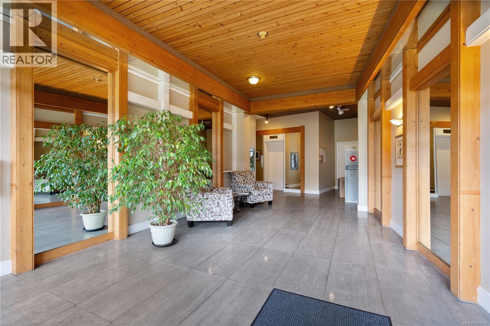 309 1419 Stadacona Ave, Victoria, British Columbia