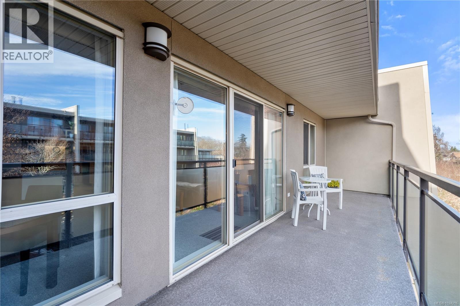 309 1419 Stadacona Ave, Victoria, British Columbia V8S 5J3 - Photo 11 - 1024216