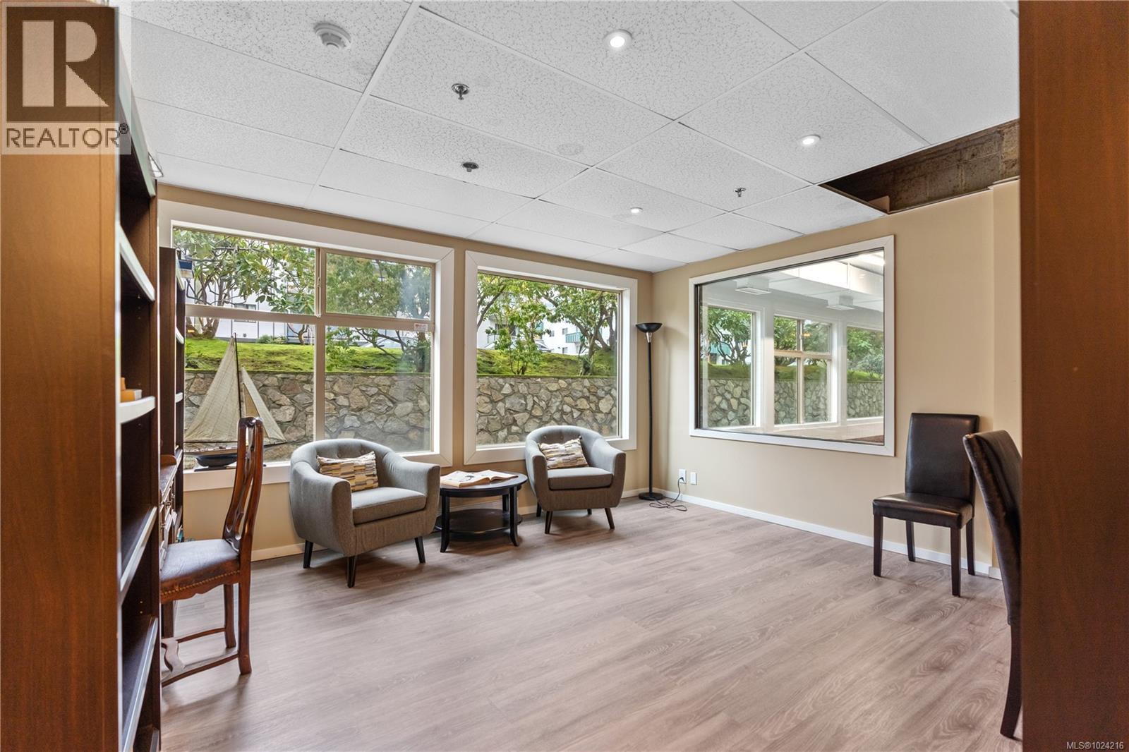 309 1419 Stadacona Ave, Victoria, British Columbia V8S 5J3 - Photo 18 - 1024216