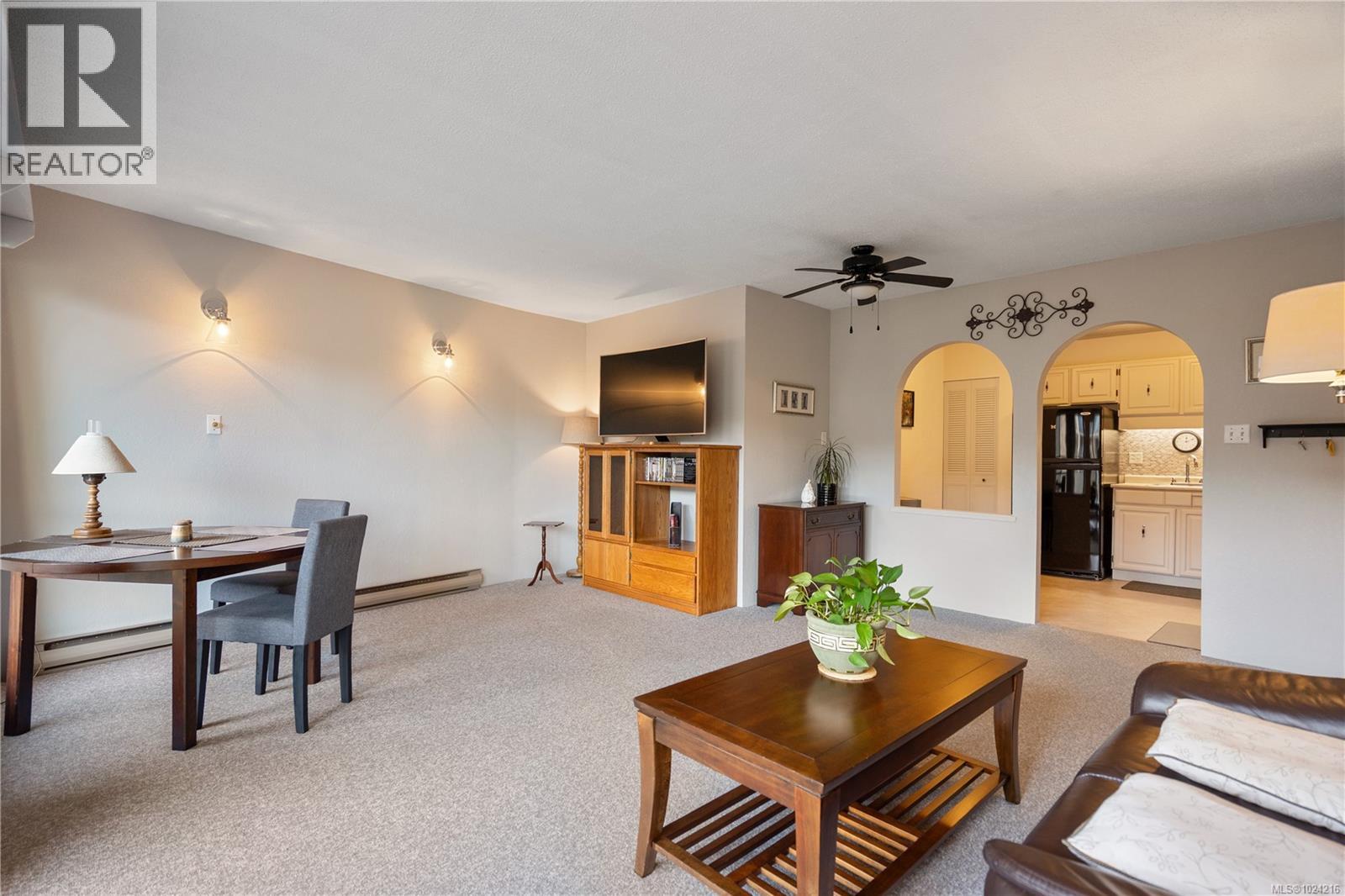 309 1419 Stadacona Ave, Victoria, British Columbia V8S 5J3 - Photo 4 - 1024216