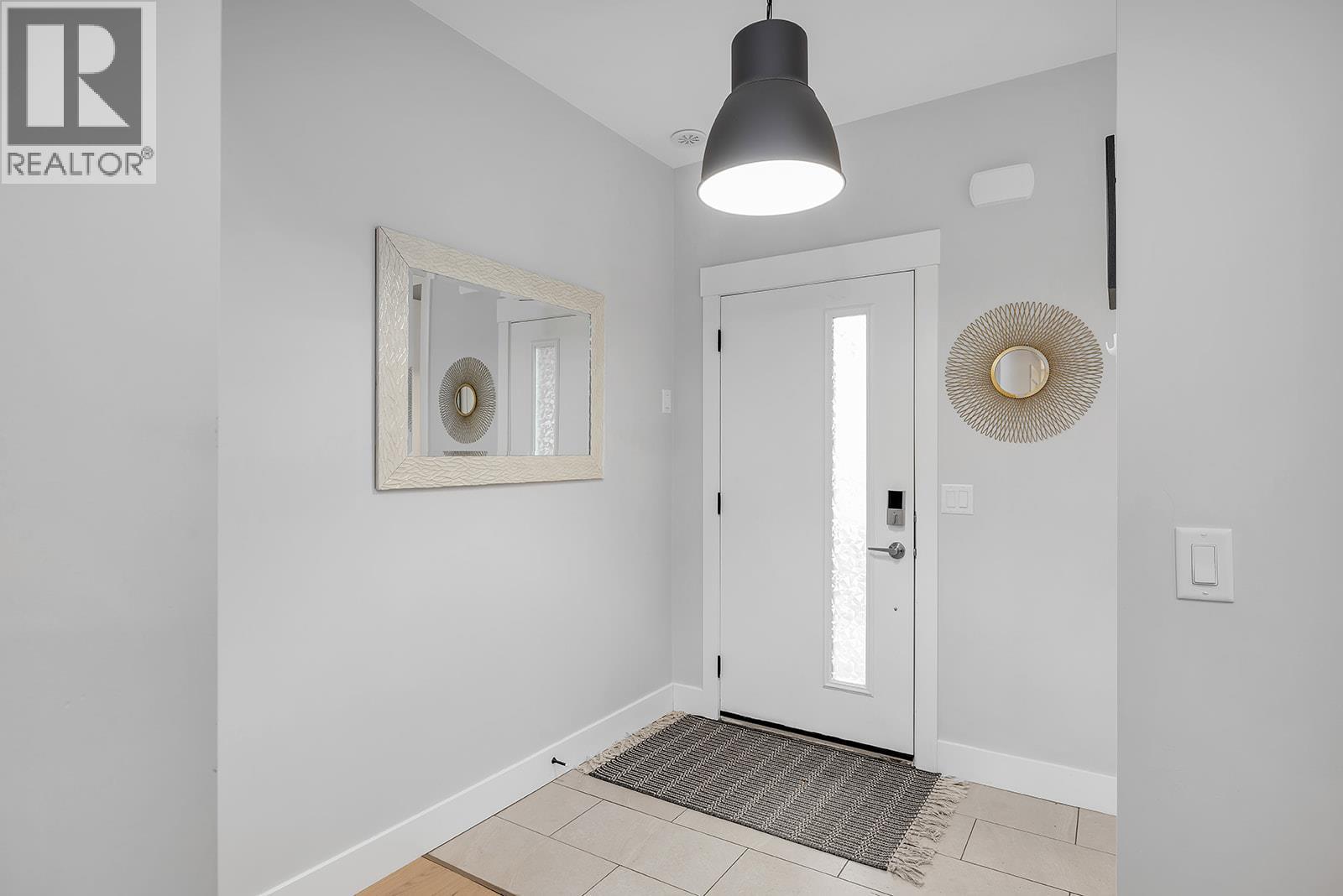 1927 Ethel Street, Kelowna, British Columbia  V1Y 2Z6 - Photo 3 - 10373284