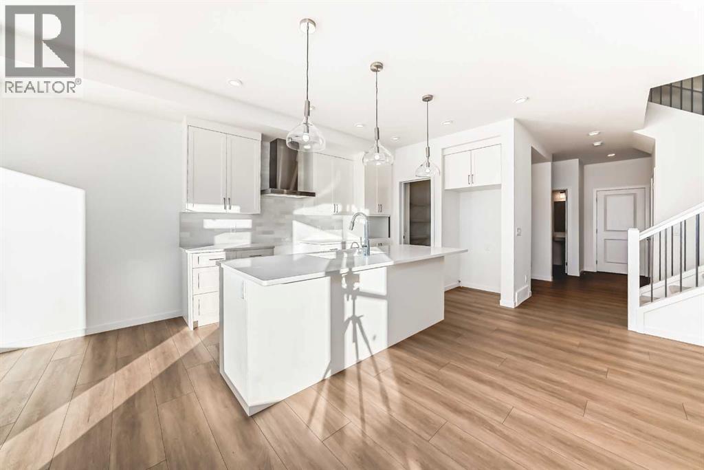 32 Southborough Common, Cochrane, Alberta  T4C 3J7 - Photo 4 - A2273654