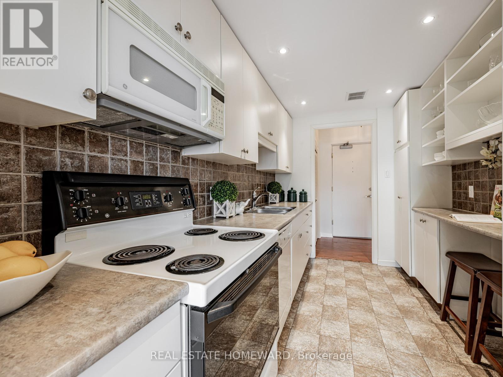 210 - 40 Glen Road, Toronto, Ontario  M4W 2V1 - Photo 15 - C12732610