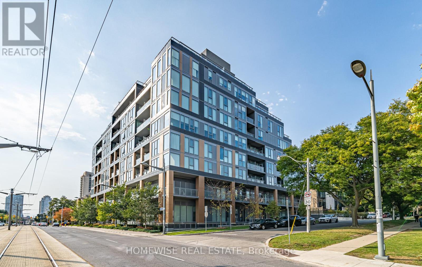 TH05 - 6 PARKWOOD AVENUE, Toronto, Ontario