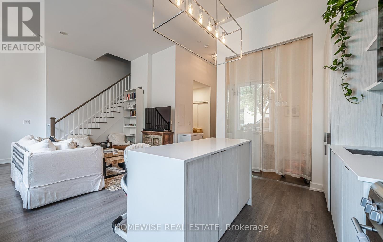 Th05 - 6 Parkwood Avenue, Toronto, Ontario  M4V 2W8 - Photo 13 - C12732614