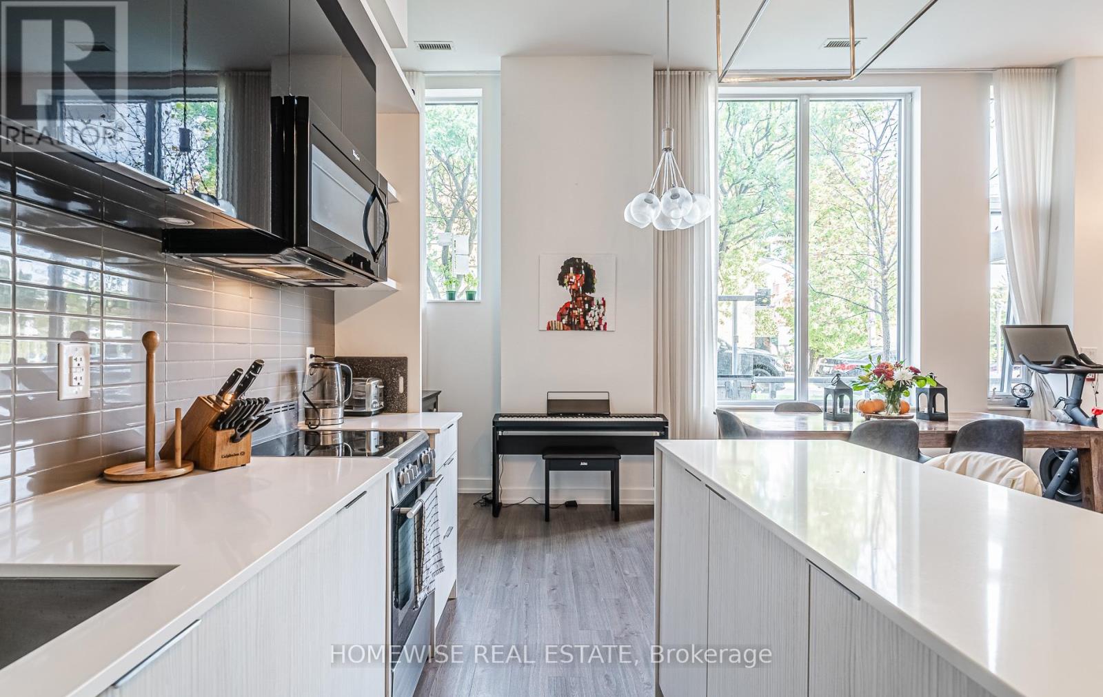 Th05 - 6 Parkwood Avenue, Toronto, Ontario  M4V 2W8 - Photo 14 - C12732614