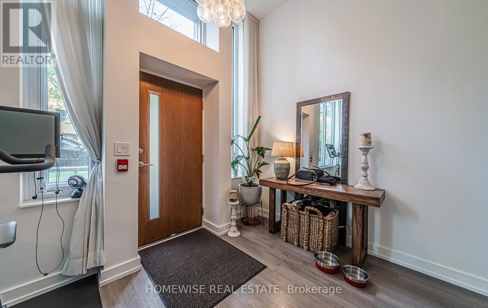 Th05 - 6 Parkwood Avenue, Toronto, Ontario  M4V 2W8 - Photo 2 - C12732614