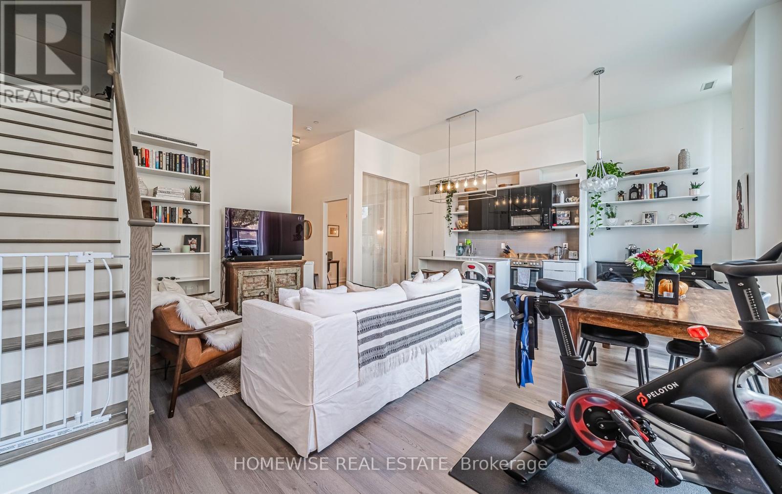 Th05 - 6 Parkwood Avenue, Toronto, Ontario  M4V 2W8 - Photo 4 - C12732614