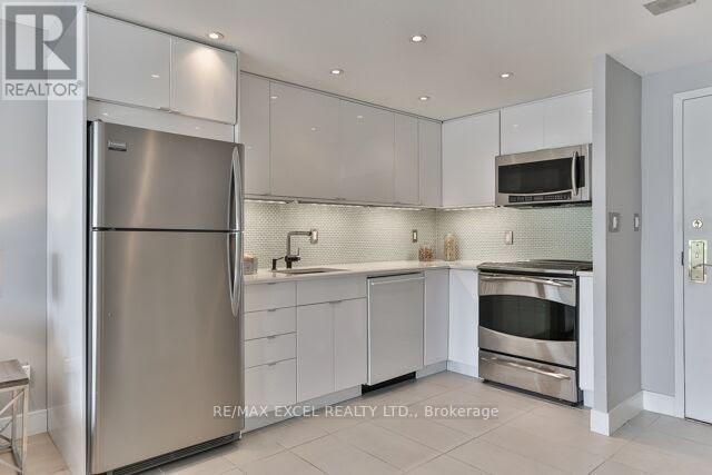 1603 - 25 Grenville Street, Toronto, Ontario  M4Y 2X5 - Photo 12 - C12732664