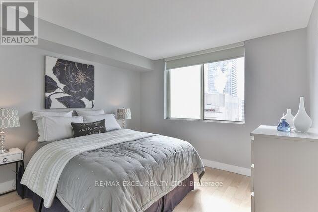 1603 - 25 Grenville Street, Toronto, Ontario  M4Y 2X5 - Photo 14 - C12732664