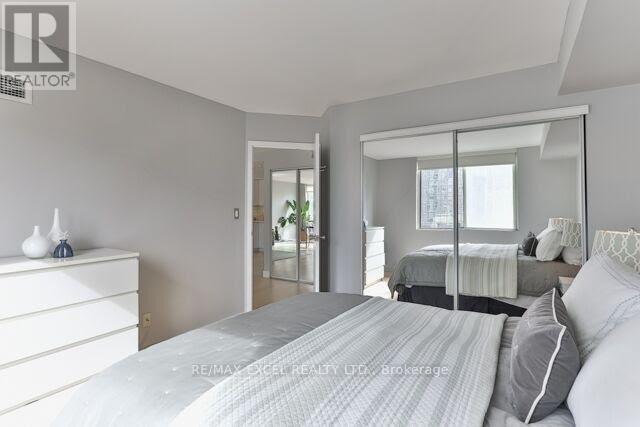 1603 - 25 Grenville Street, Toronto, Ontario  M4Y 2X5 - Photo 15 - C12732664